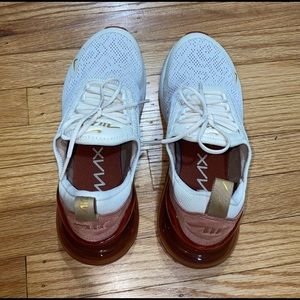 Like New Nike Air 270